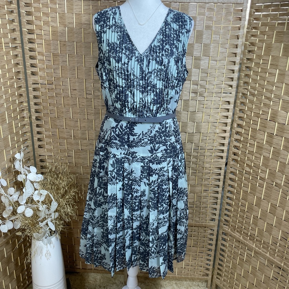 Women's Navy and Light Blue Floral Pleated Dress- Halogen size 10P